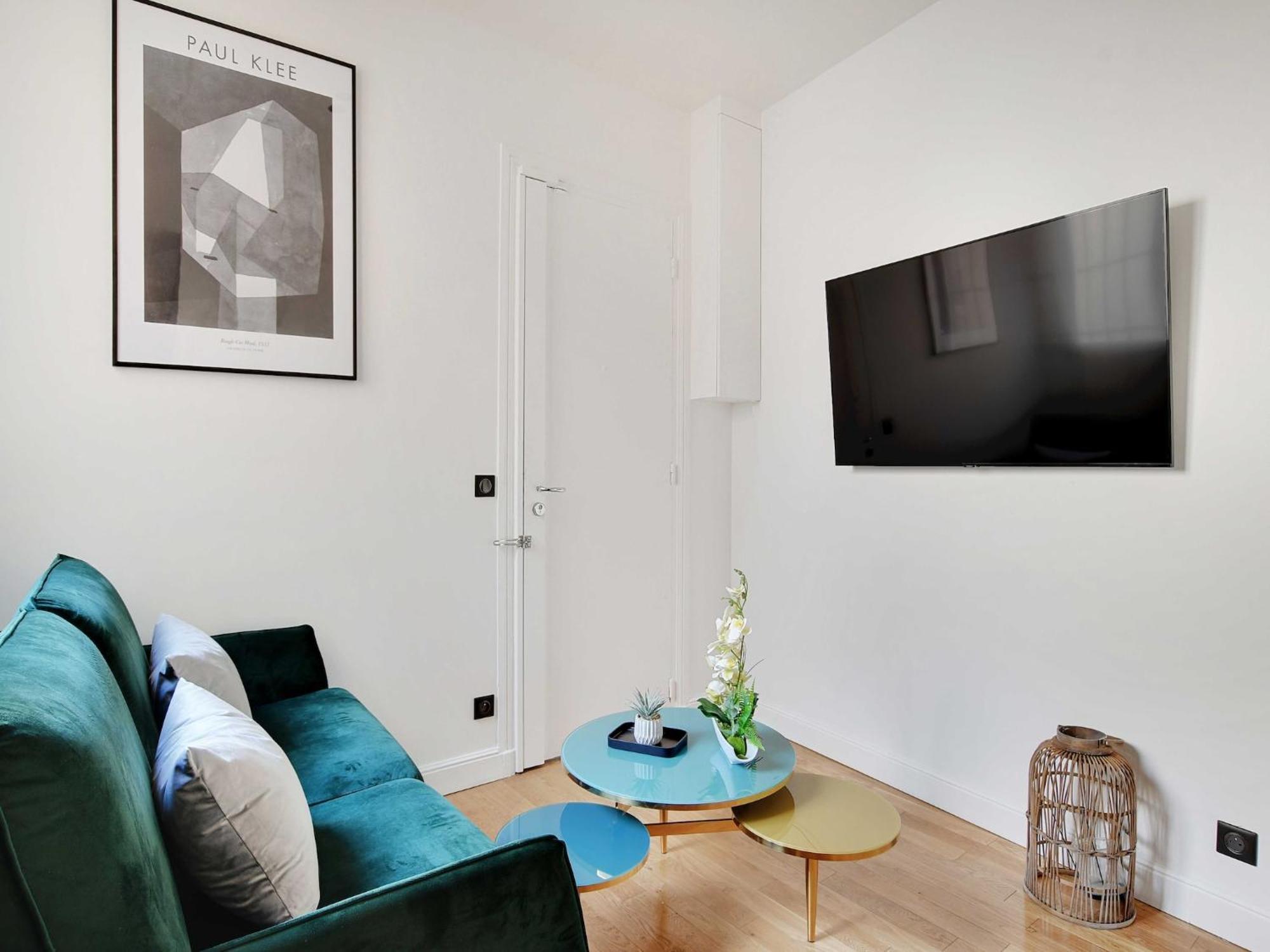 Wonderful Located Near Gare De Lyon Parijs
